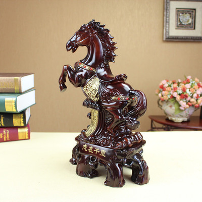 志在千里馬年熱銷馬擺件 家居裝飾與饋贈佳品
